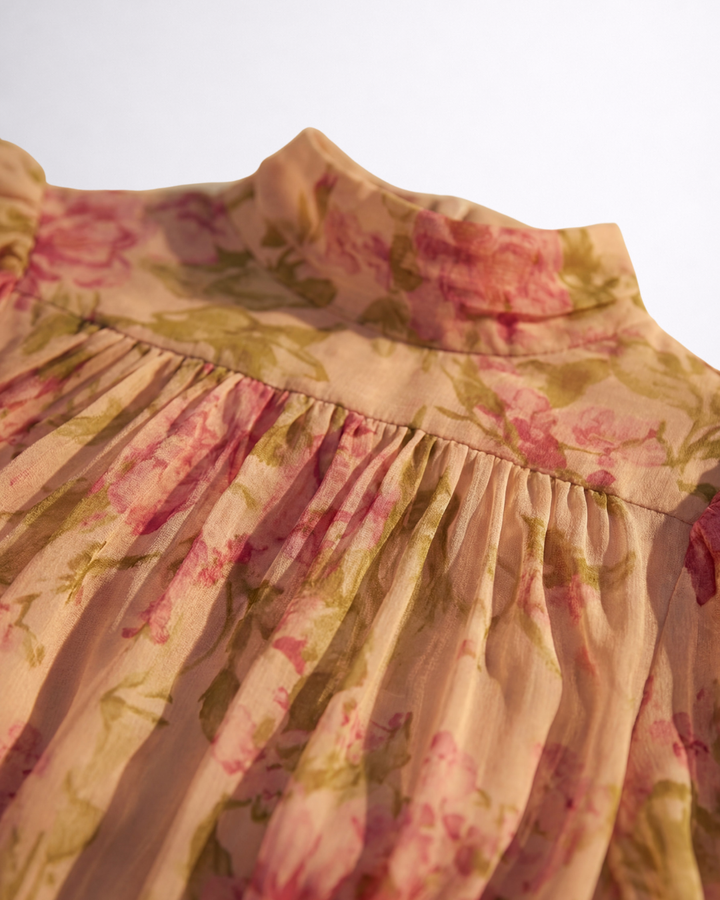 Romane | Robe élégante qui attire tous les regards