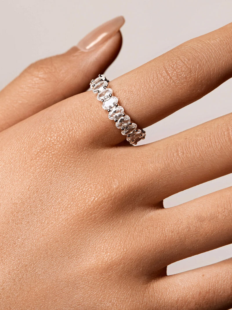 Bague en taille ovale