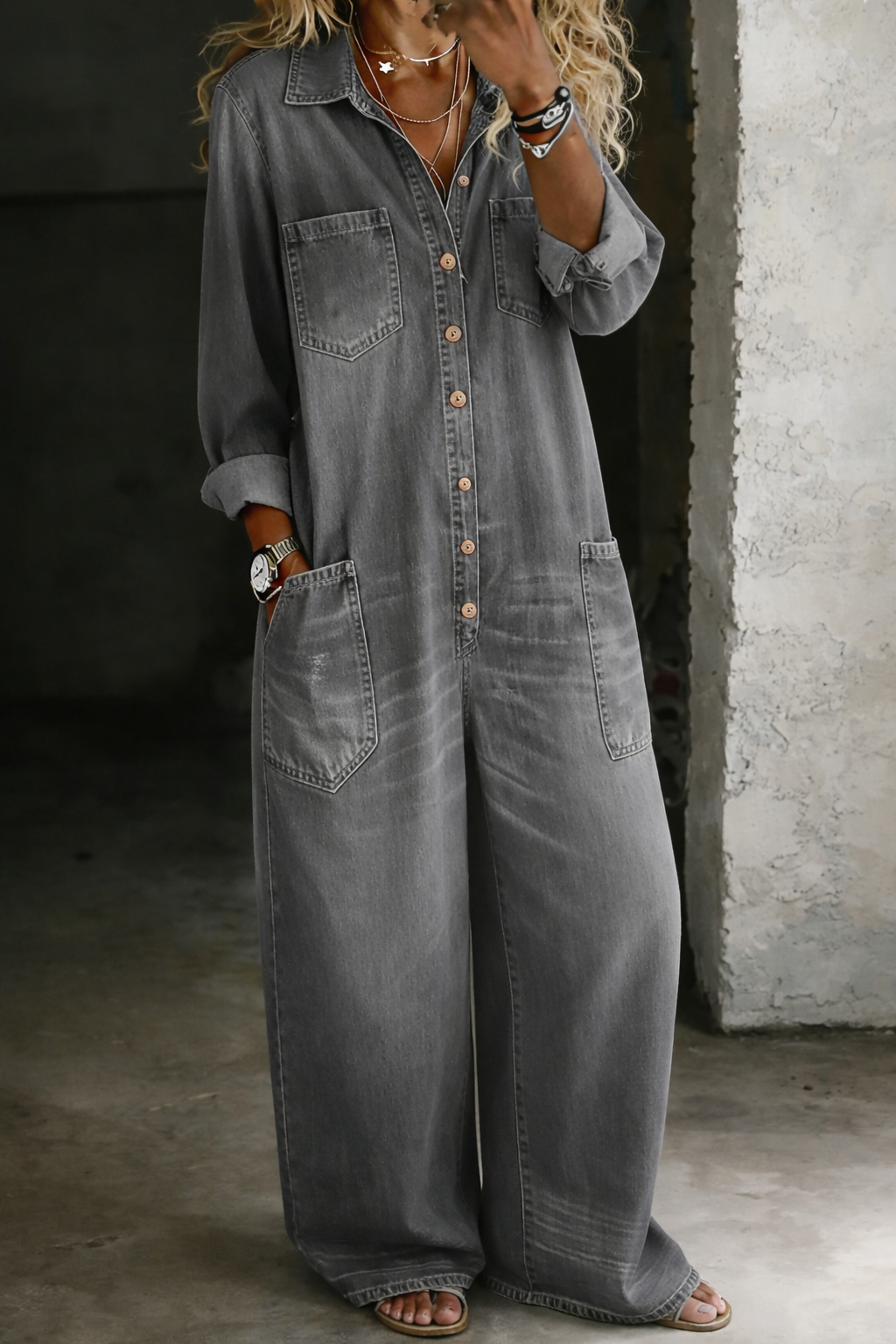 Odette™ | Combinaison en jean longue avec boutonnière et ceinture