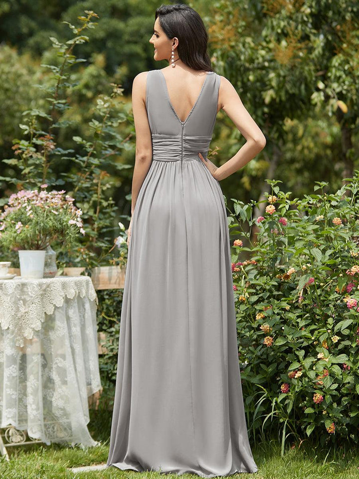 Sandrine | Robe de soirée plissée sans manches avec décolleté en V