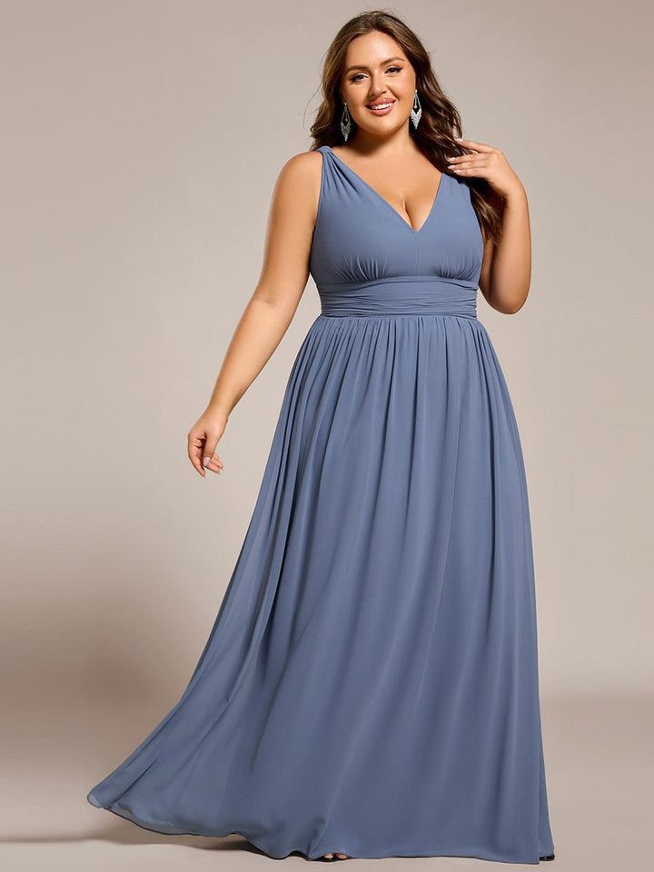 Sandrine | Robe de soirée plissée sans manches avec décolleté en V