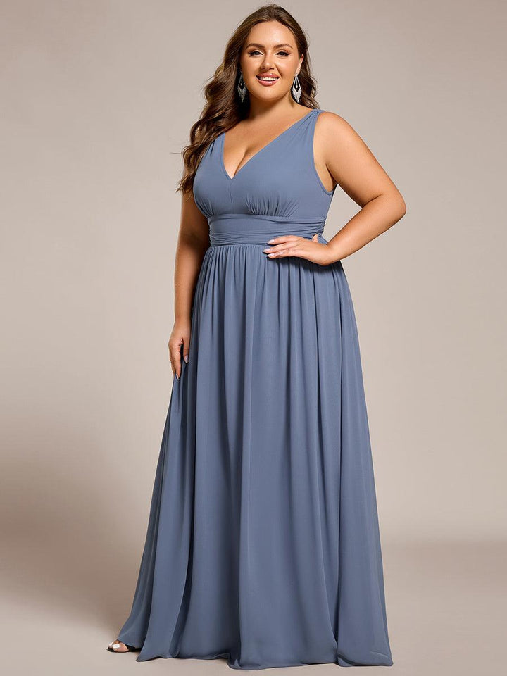 Sandrine | Robe de soirée plissée sans manches avec décolleté en V