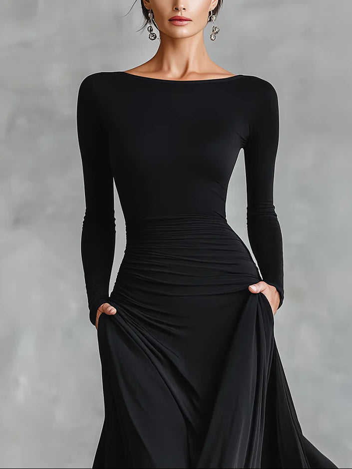 Douce | Robe Noire Longue avec Encolure Bateau et Drapé Élégant