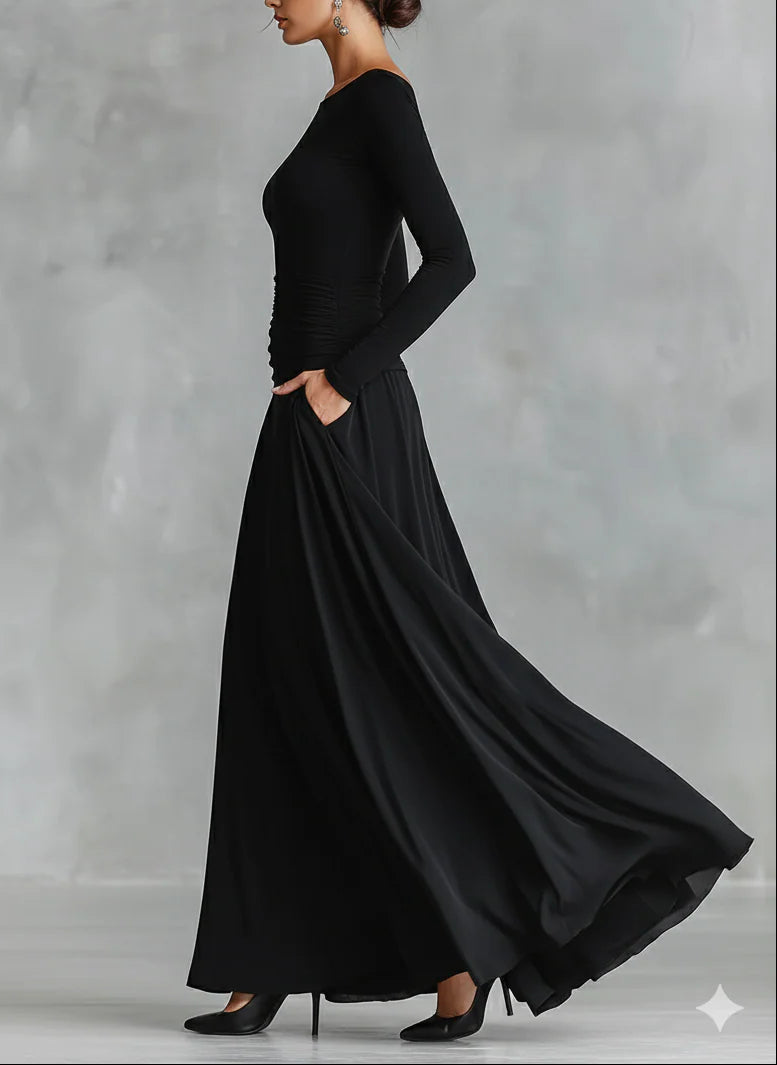 Douce | Robe Noire Longue avec Encolure Bateau et Drapé Élégant