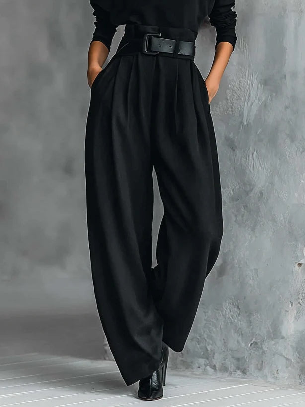 Perpétue - Ensemble Noir avec Col Montant & Pantalon