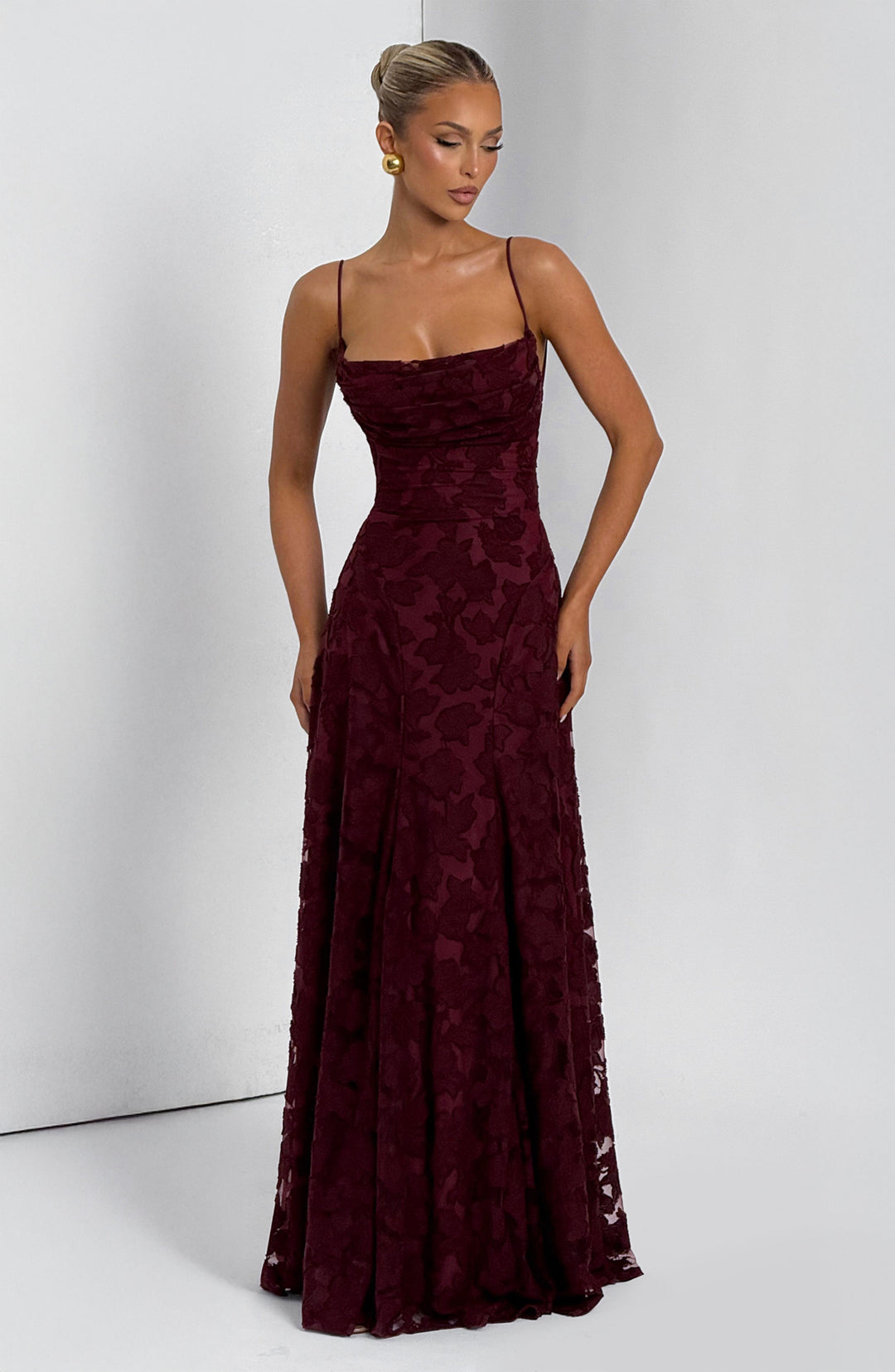 Simone | Robe maxi avec décolleté cascade