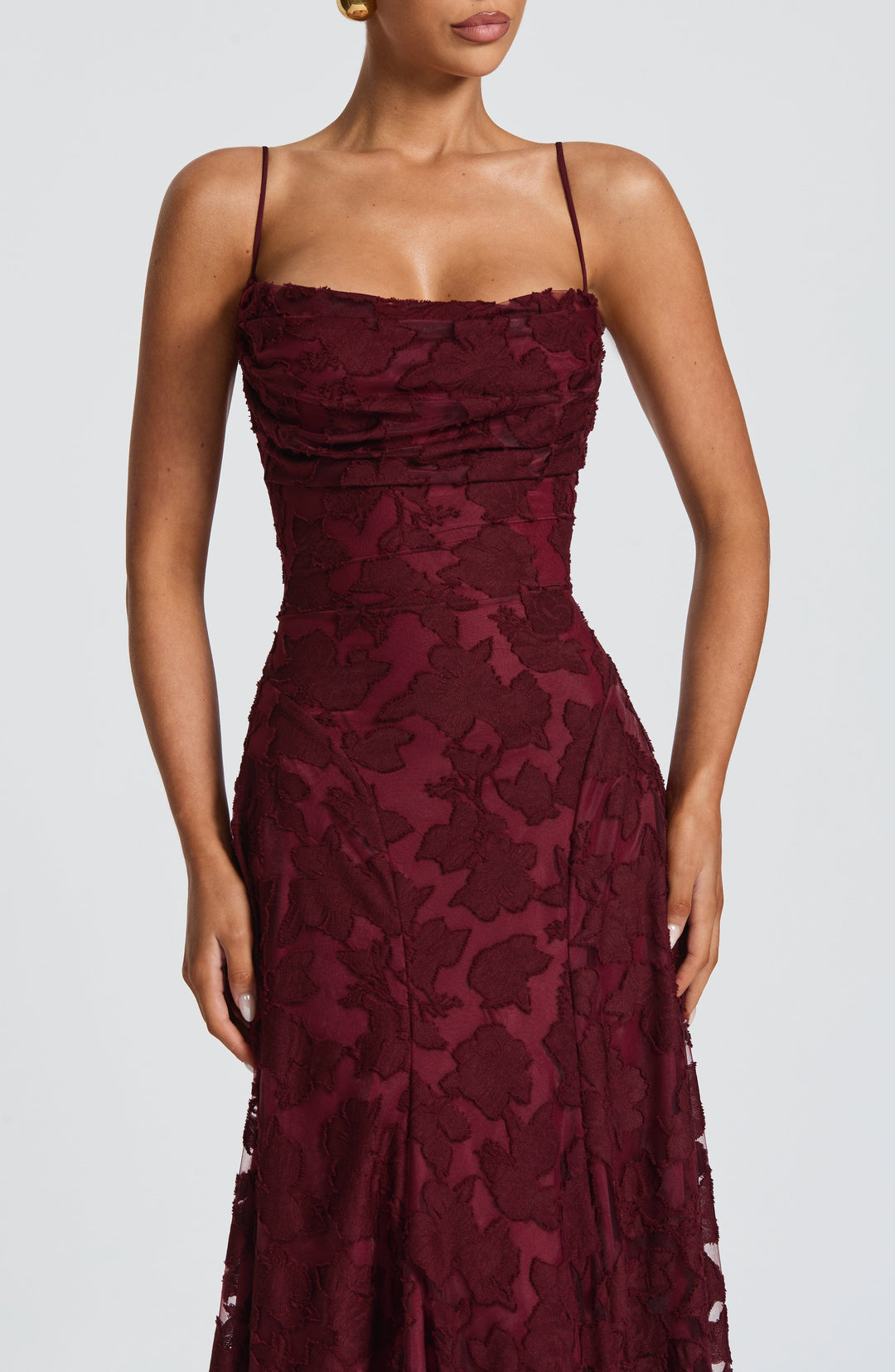 Simone | Robe maxi avec décolleté cascade