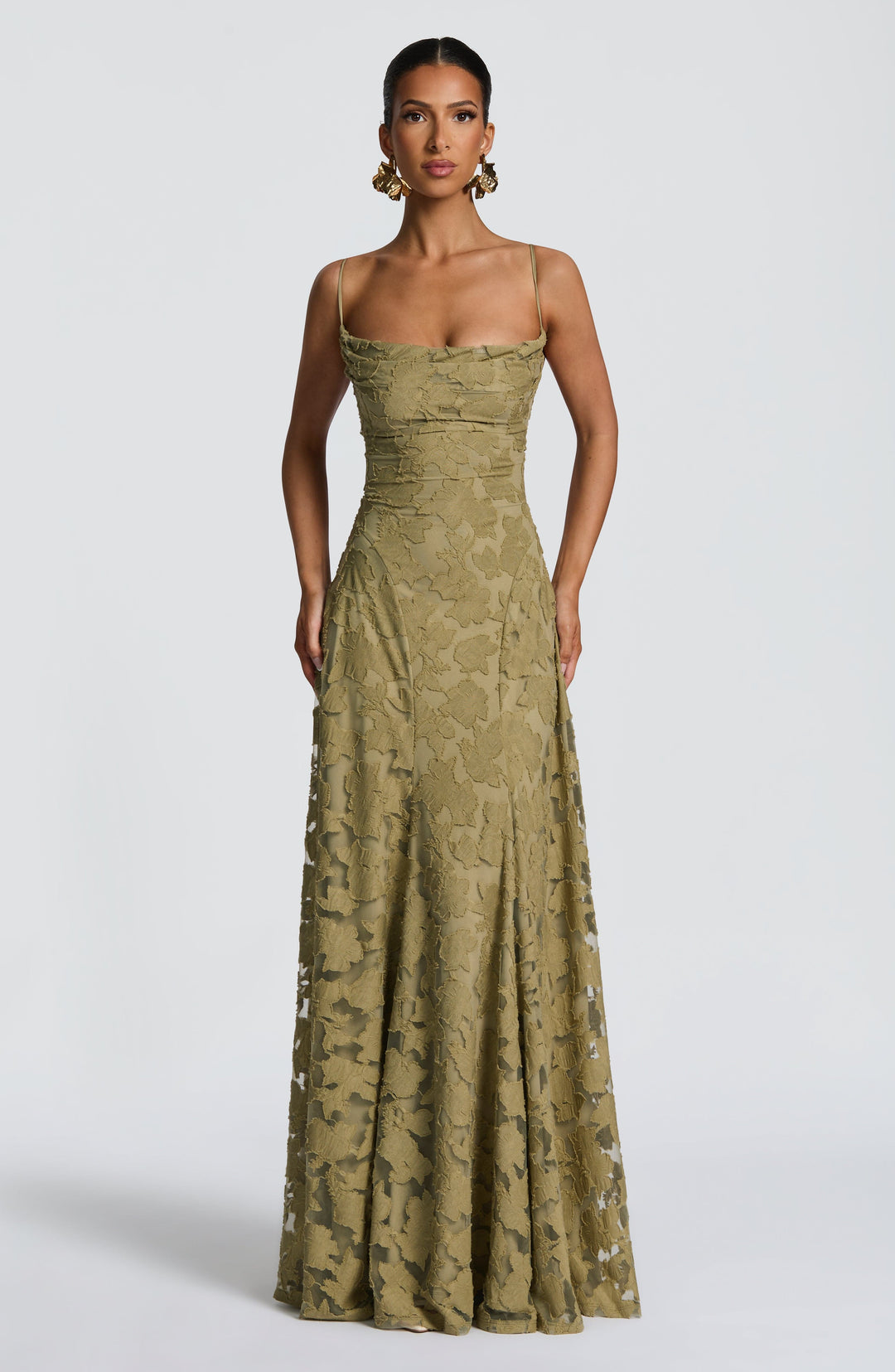 Simone | Robe maxi avec décolleté cascade