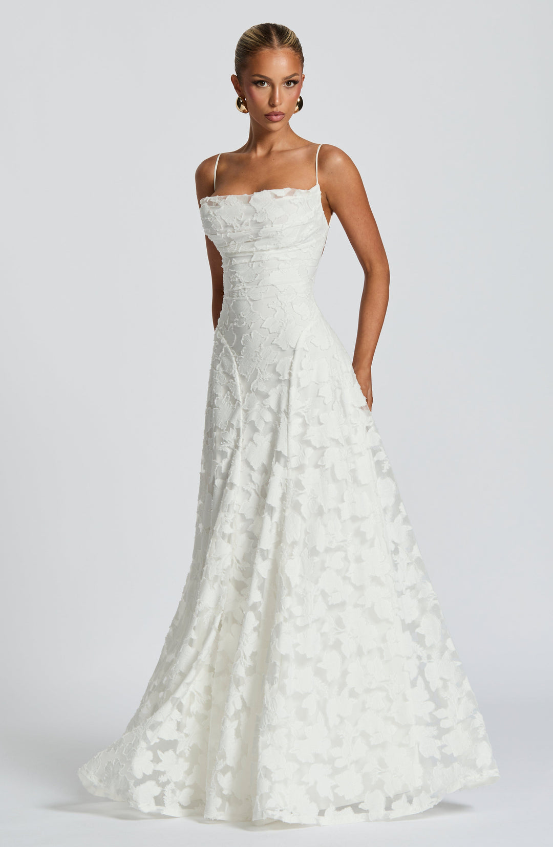 Simone | Robe maxi avec décolleté cascade