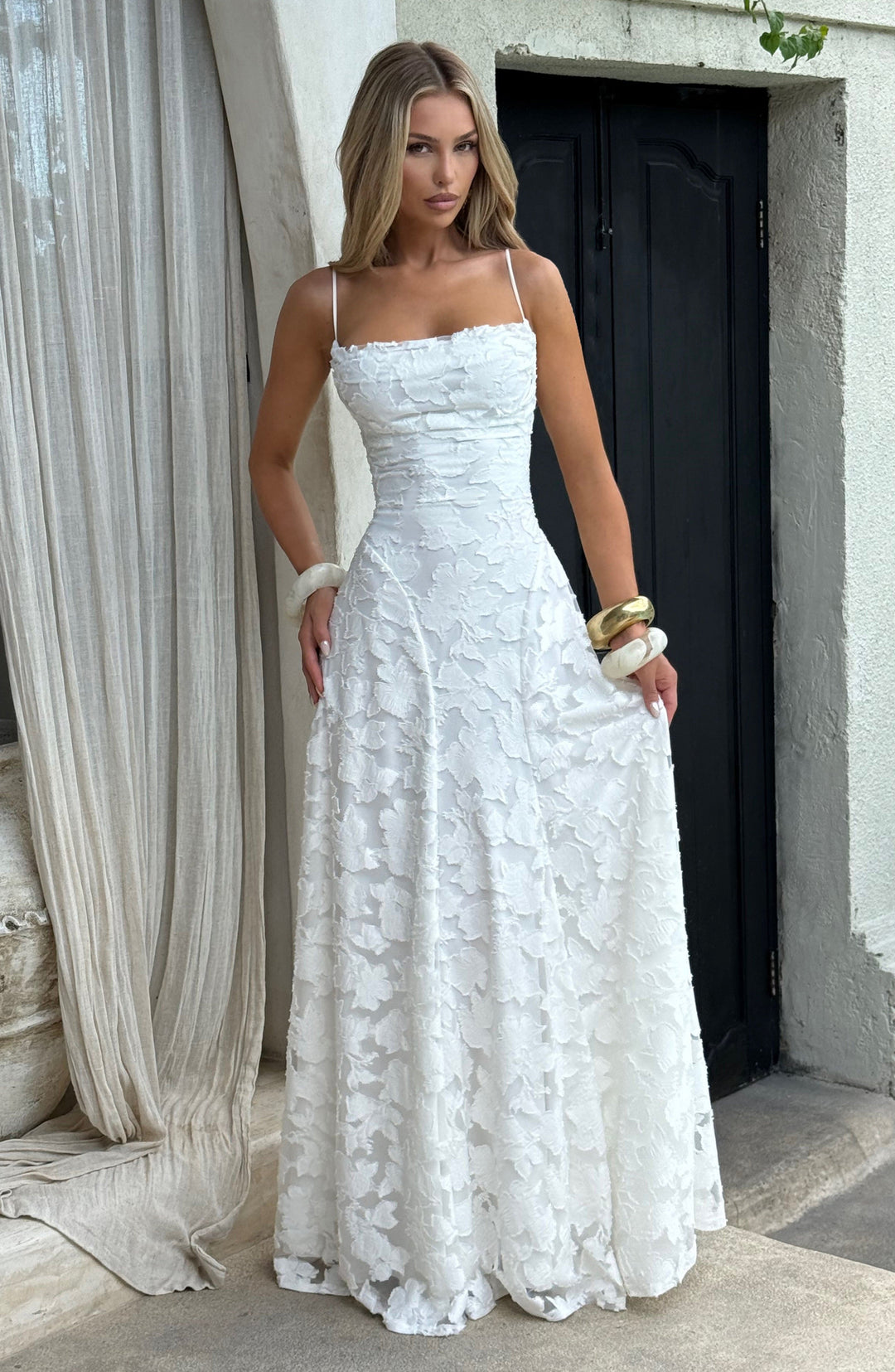 Simone | Robe maxi avec décolleté cascade